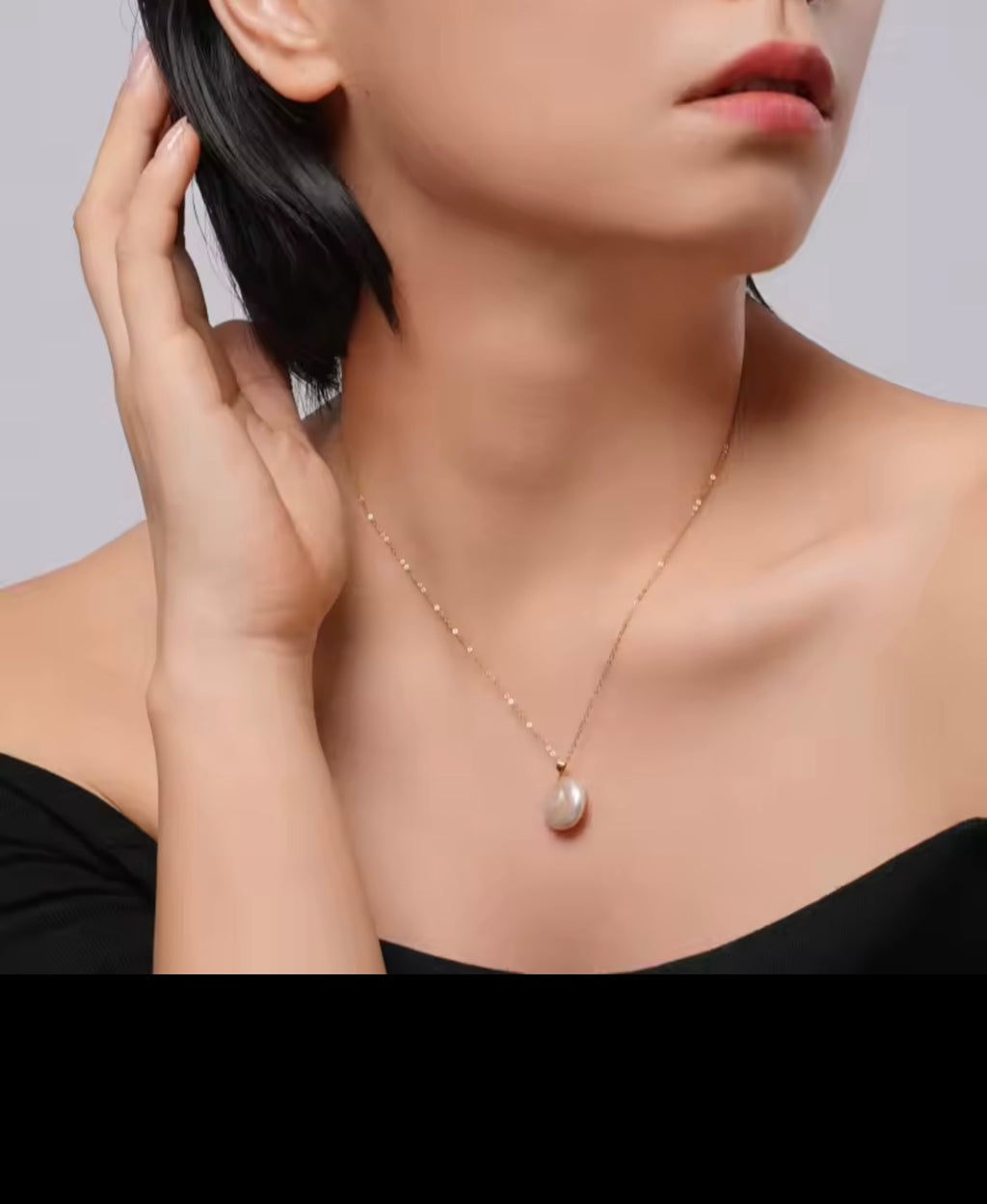 Pearl Button Pendant Necklace