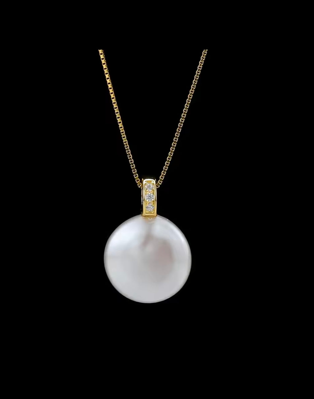 Pearl Button Pendant Necklace