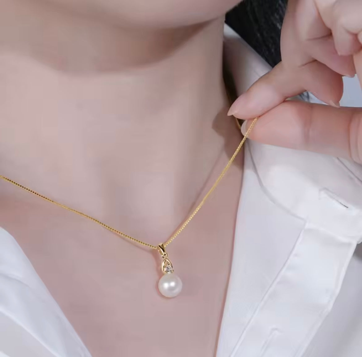 Solitaire Freshwater Pearl & Diamond Necklace