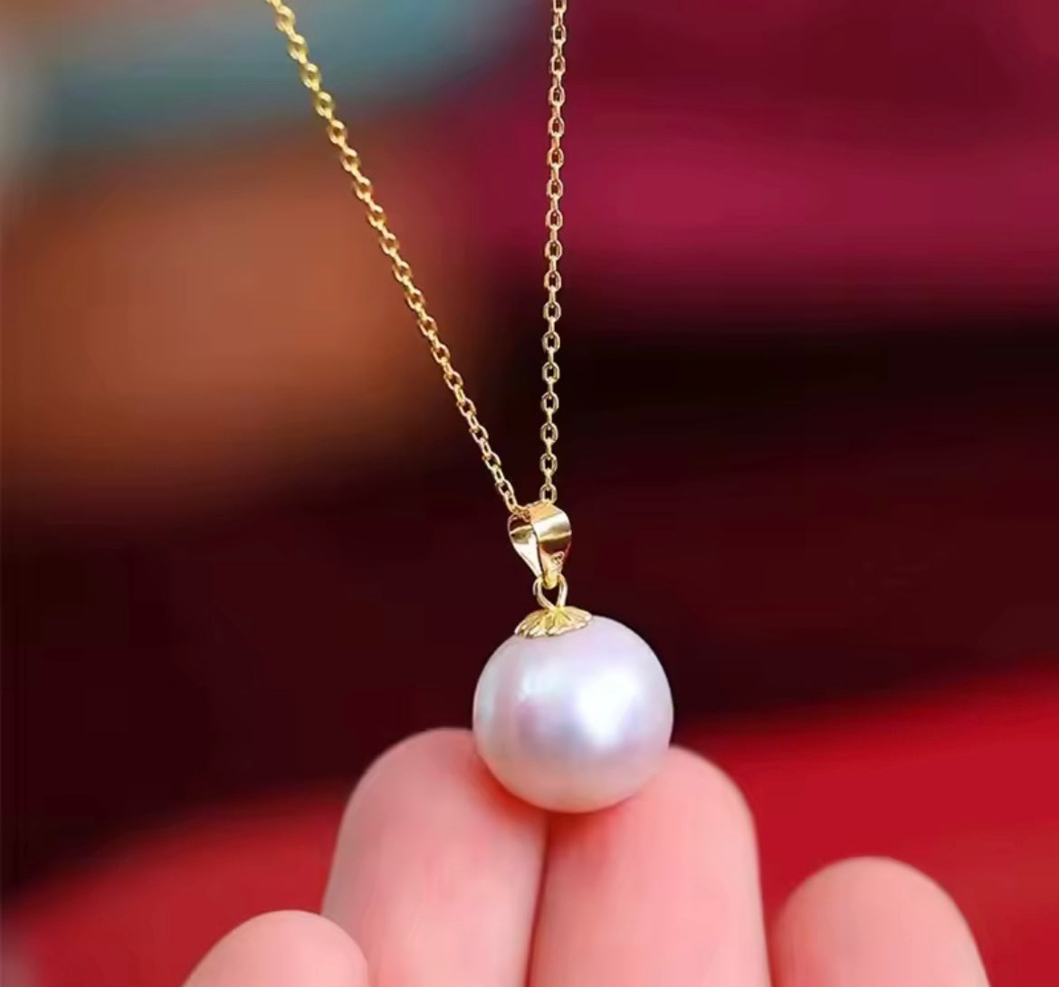 Yellow Gold Freshwater Pearl Necklace