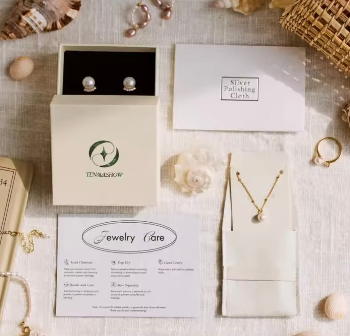 Simple Pearl With Tiny Diamond Necklace